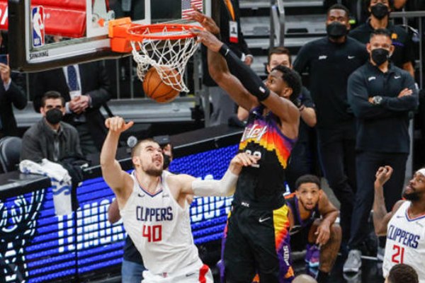 籃球比賽中常見(jiàn)的戰(zhàn)術(shù)有哪些？